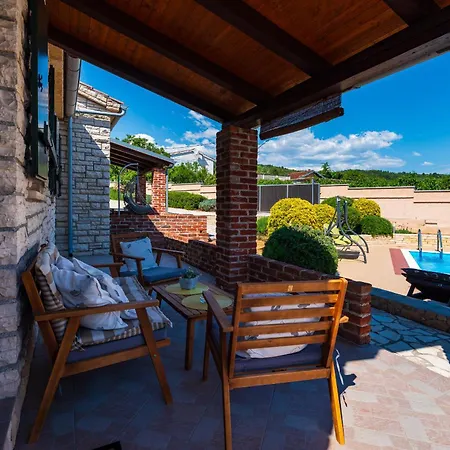 Stone Tea With Pool *