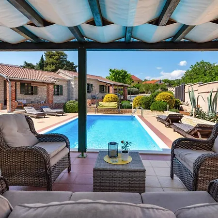 Villa Stone Tea With Pool *