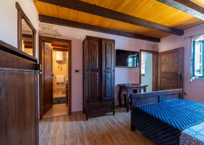 Stone Tea With Pool * Posedarje