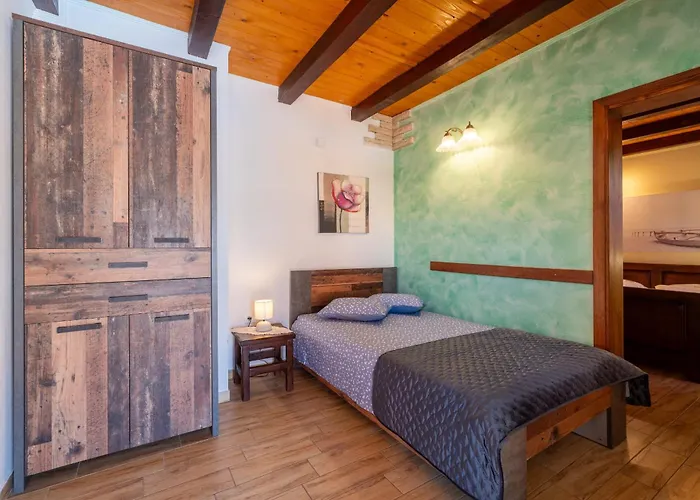 Villa Stone Tea With Pool Posedarje