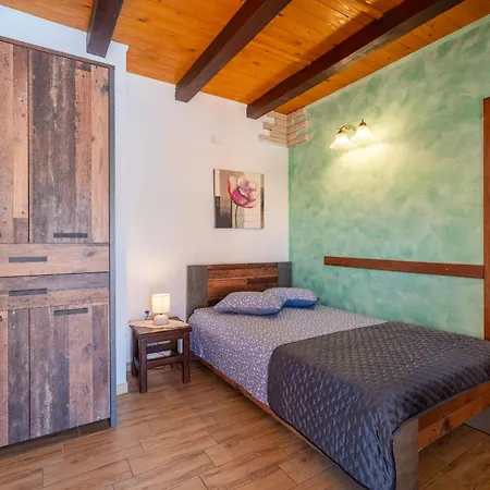 Villa Stone Tea With Pool Posedarje