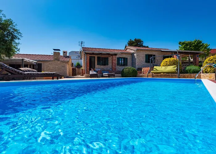 Stone Tea With Pool بوسيدارجي