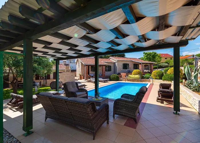 Stone Tea With Pool